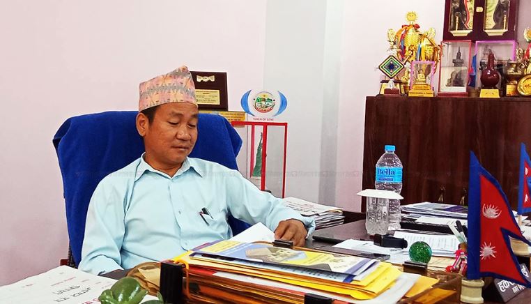 हर्क साम्पाङको पार्टीको झण्डा र कार्यकर्ता नहुने